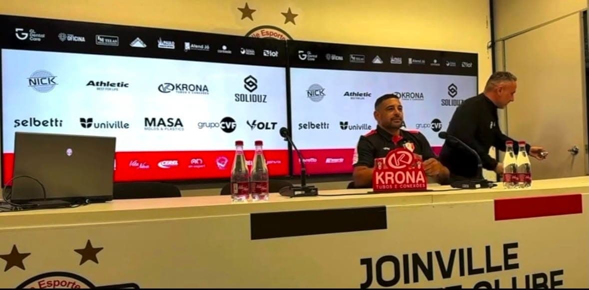 Diego Souza passa por situação inusitada em apresentação