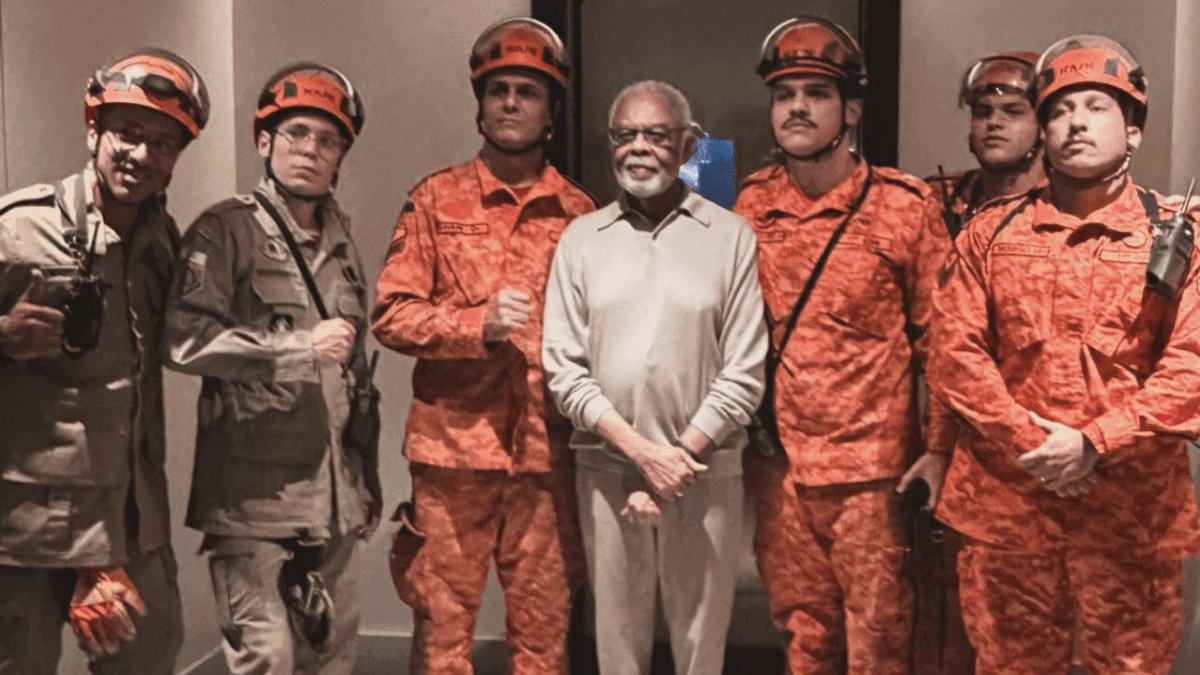 Gilberto Gil fica preso em elevador no Rio e é resgatado por bombeiros