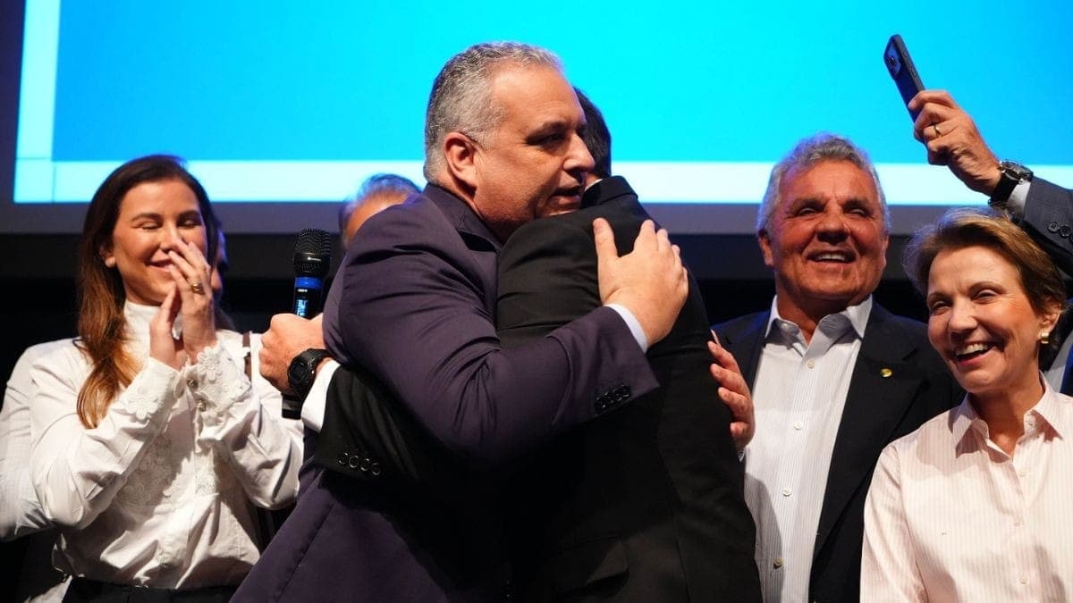 Alfredo Gaspar é anunciado como vice na chapa de Flávio Bolsonaro