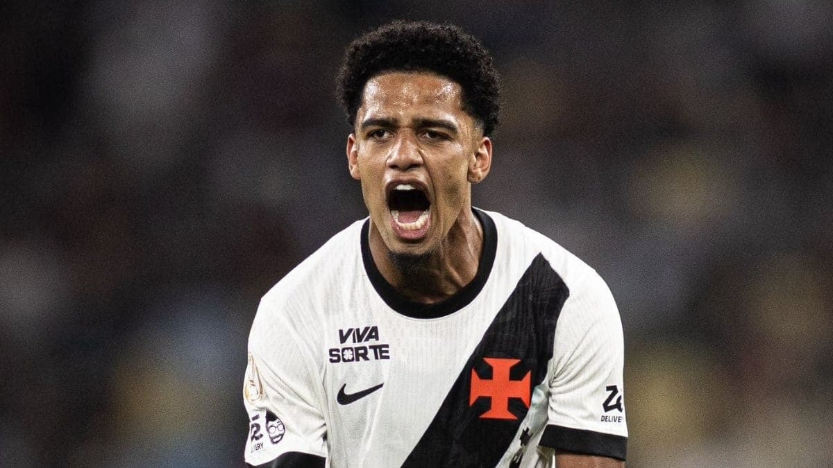 Brenner comemora gol do Vasco contra o Fluminense