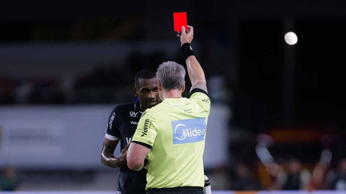 Marllon, do Remo, foi expulso contra o Santos