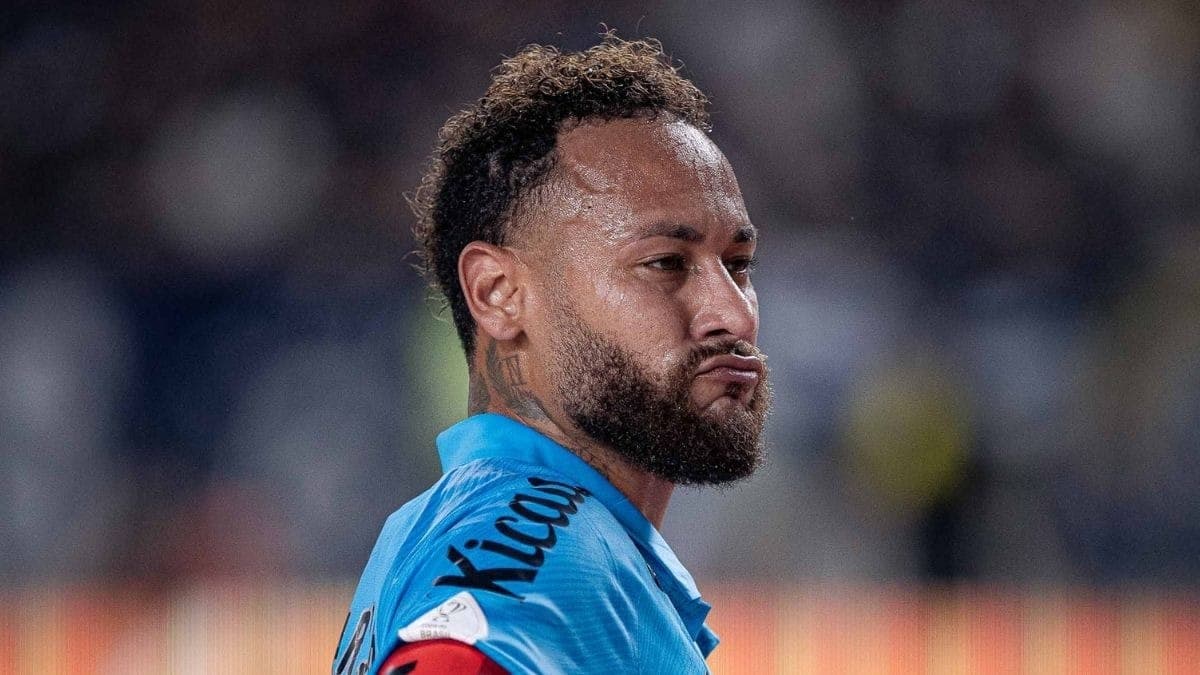 Neymar comemora gol do Santos contra o Remo