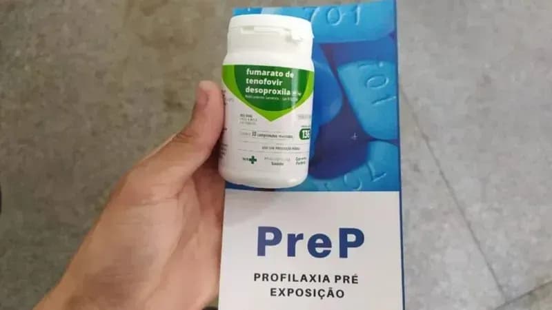 PrEP é um medicamento oral que ajuda a prevenir a infecção pelo HIV.