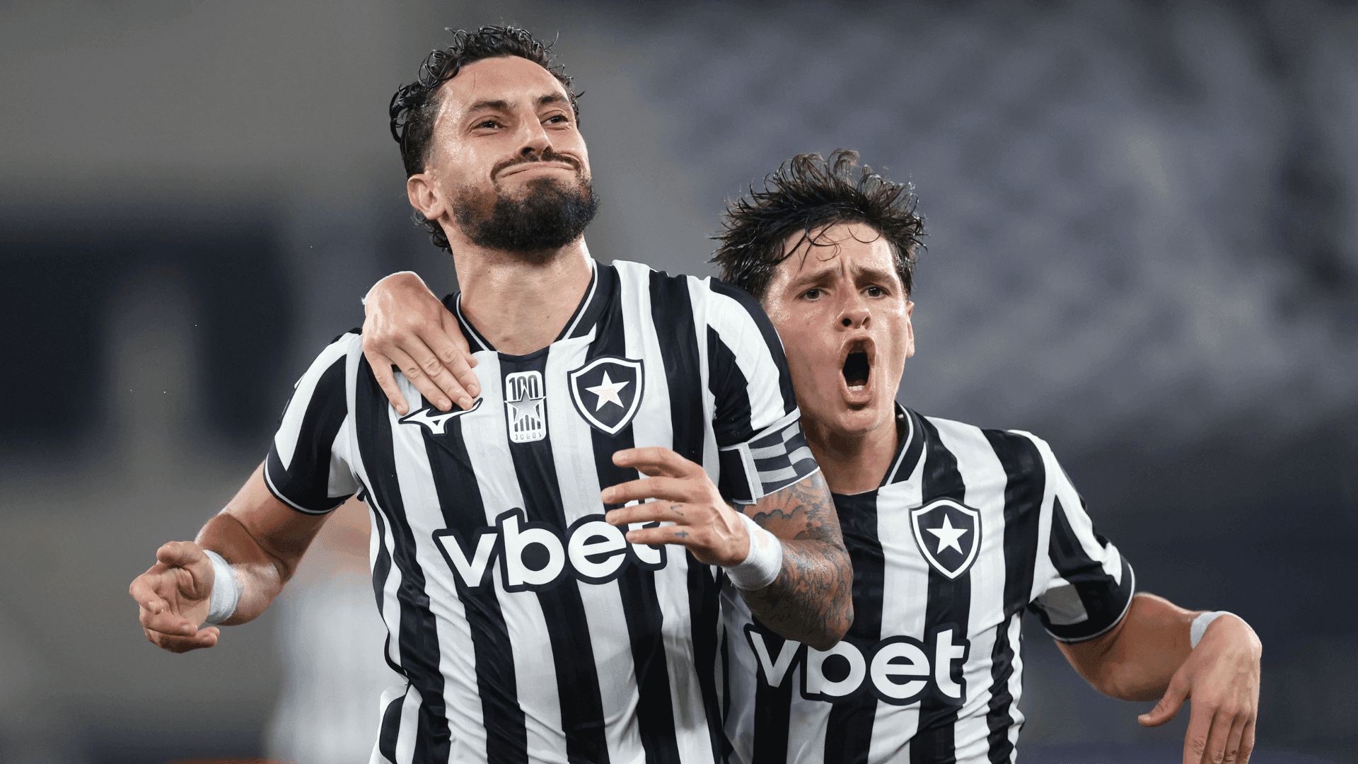 Alex Telles marcou um golaço no clássico contra o Fluminense