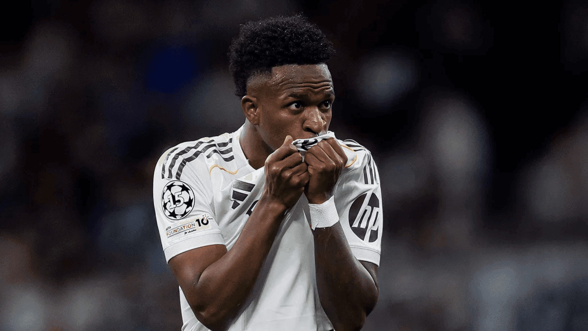 Real Madrid renova contrato com Vini Jr.