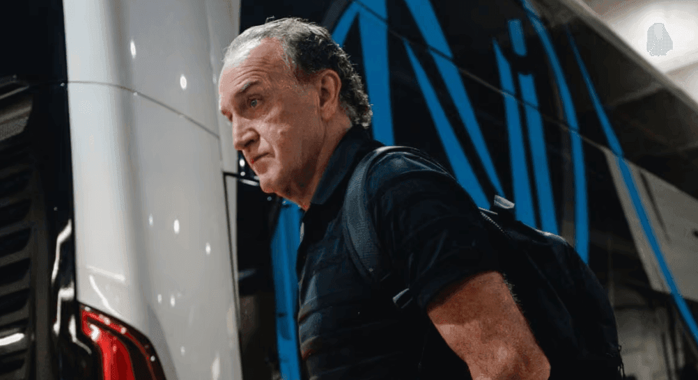 Cuca diz que vai seguir no cargo