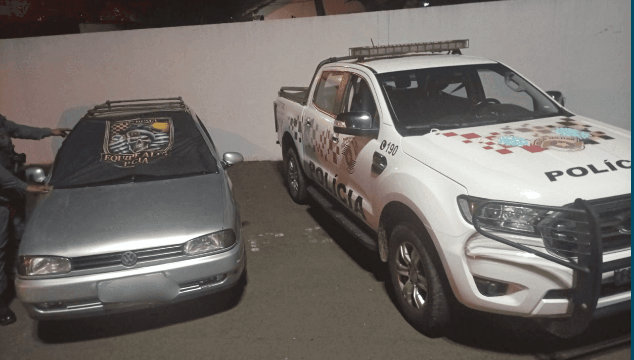 Carro foi apreendido