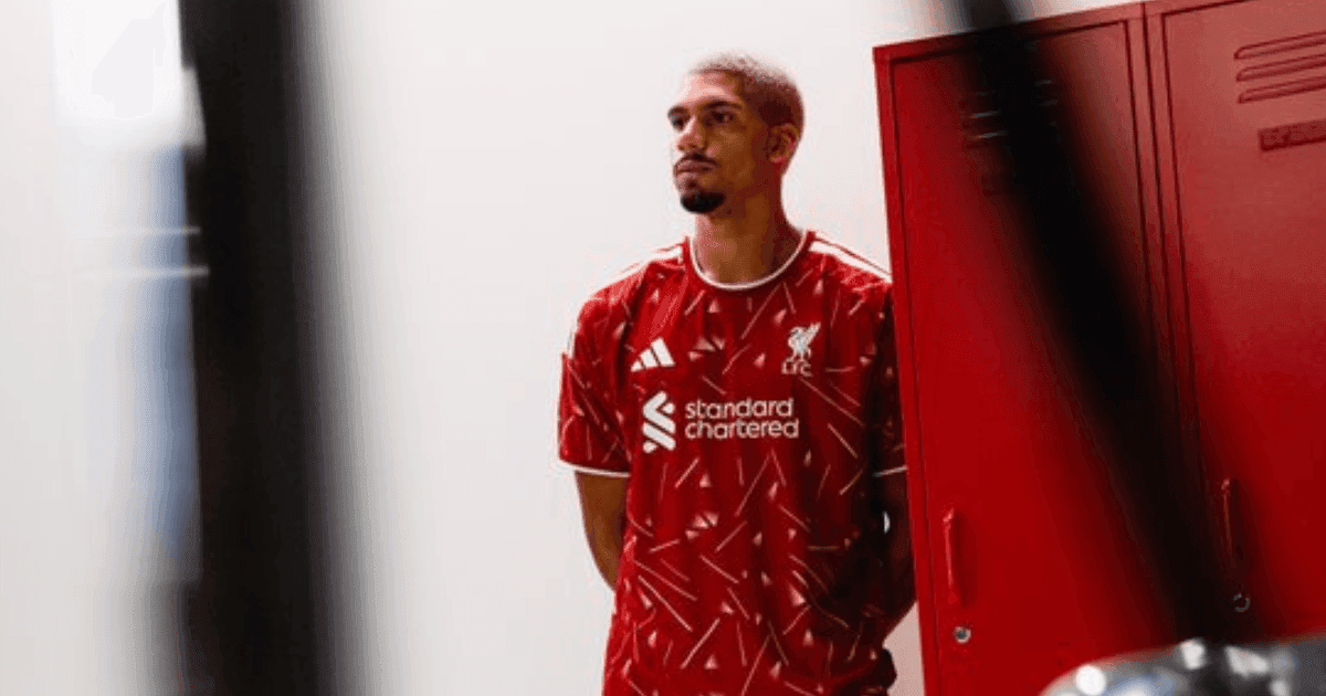 Liverpool anuncia contratação de Ronald Araújo
