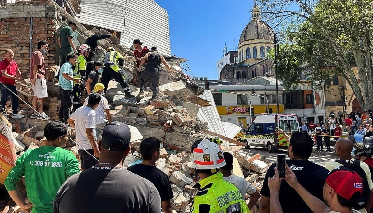 Terremoto deixa 70 mortos na Colômbia e prédios históricos desabam