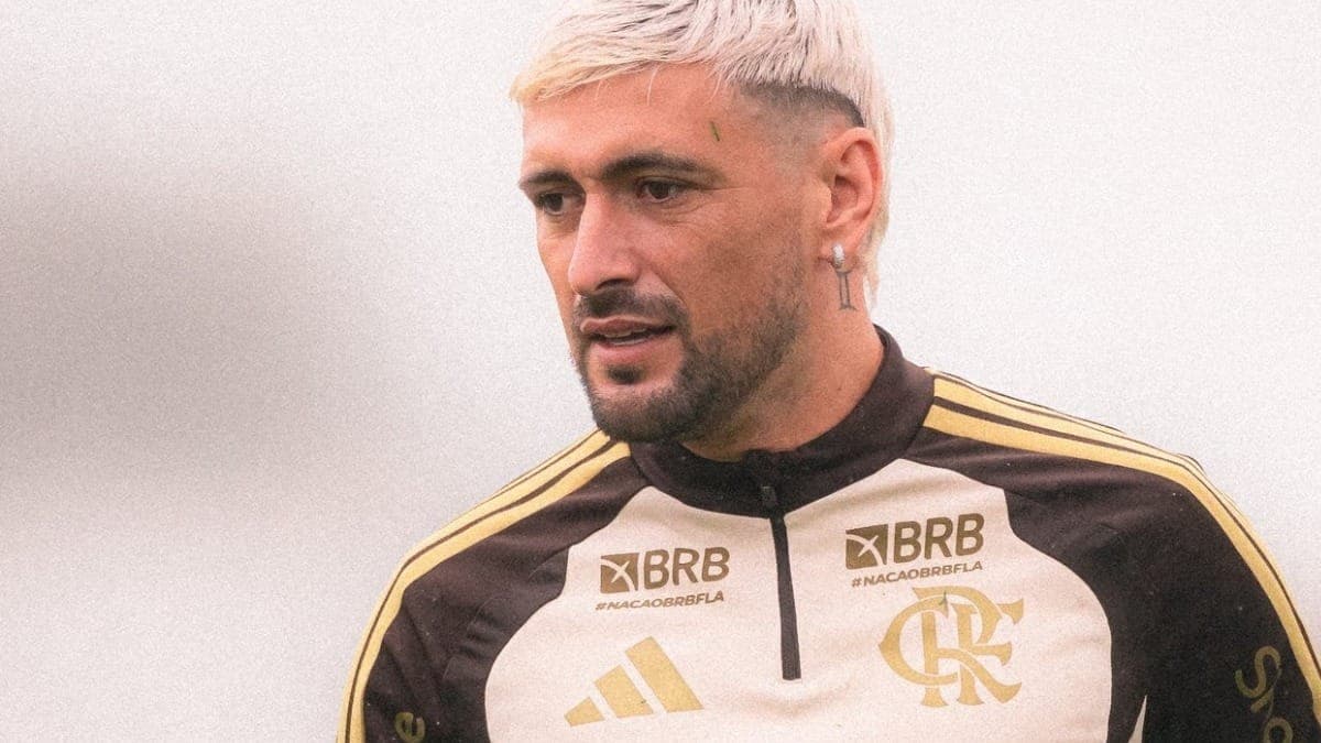 Arrascaeta durante treino do Flamengo