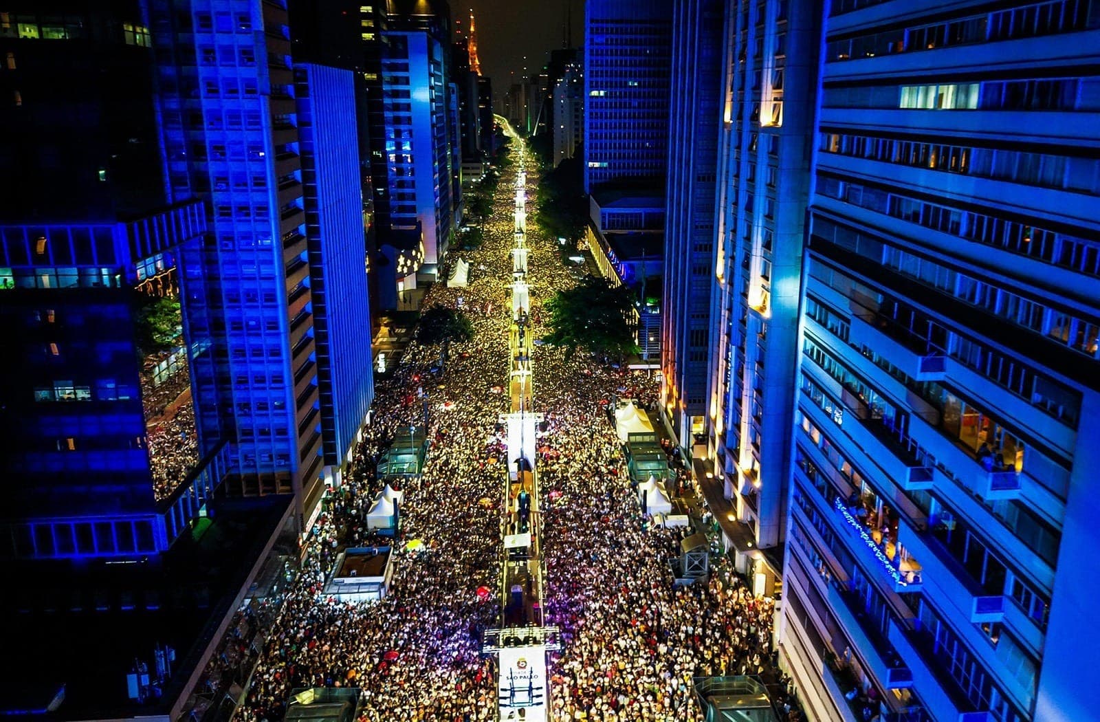 Evento lota as vias da avenida Paulista, no centro de SP