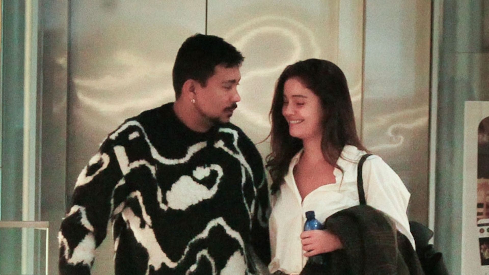 Xamã cancelou turnê; na foto ele está com a namorada, Sophie Charlotte