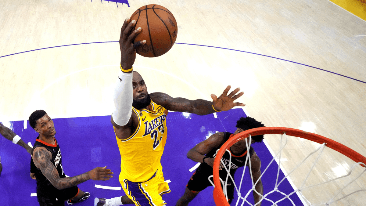 Lebron James em ação pelo Lakers na última temporada