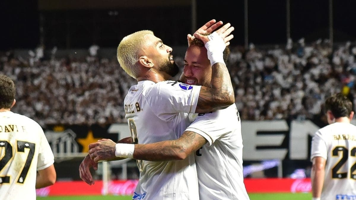 Gabigol e Neymar comemoram gol do Santos