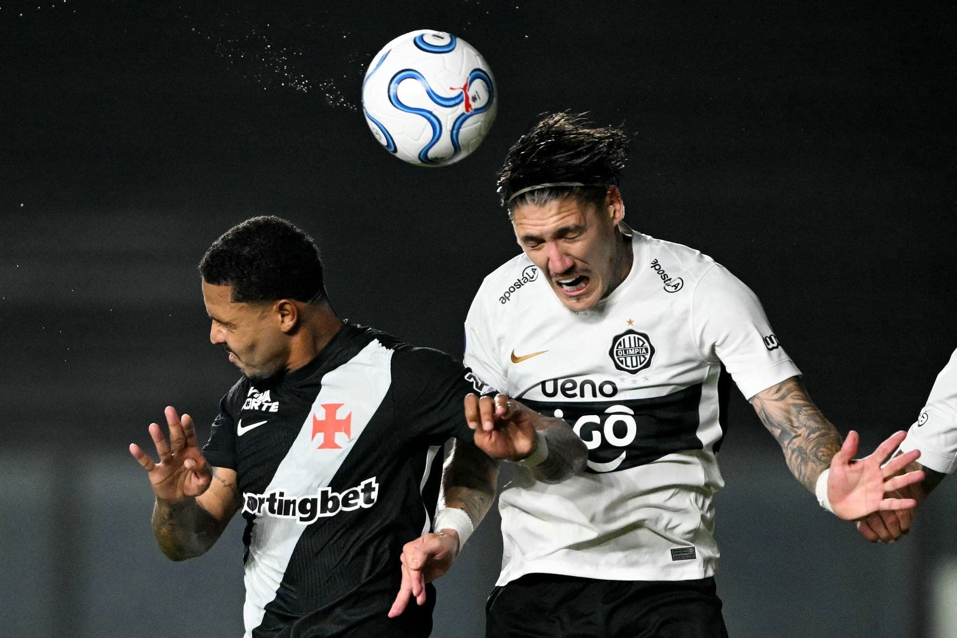 Vasco enfrenta o Olimpia