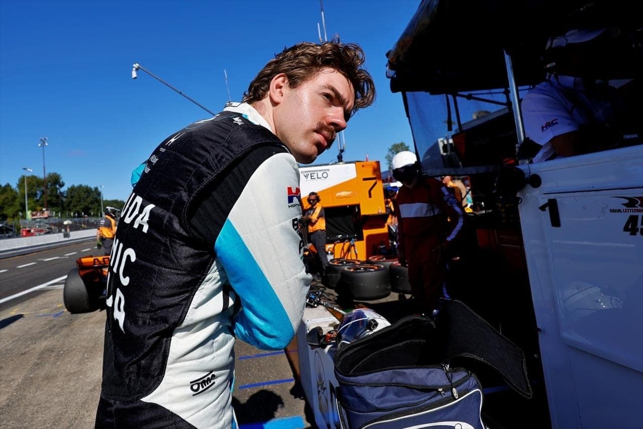 Foster garante pole position no GP de Markham