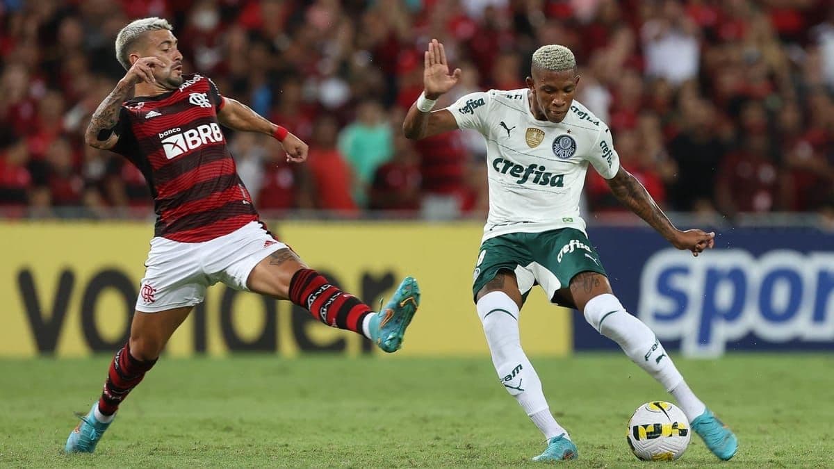 Danilo em ação pelo Palmeiras: volante está a caminho do Nottingham Forest