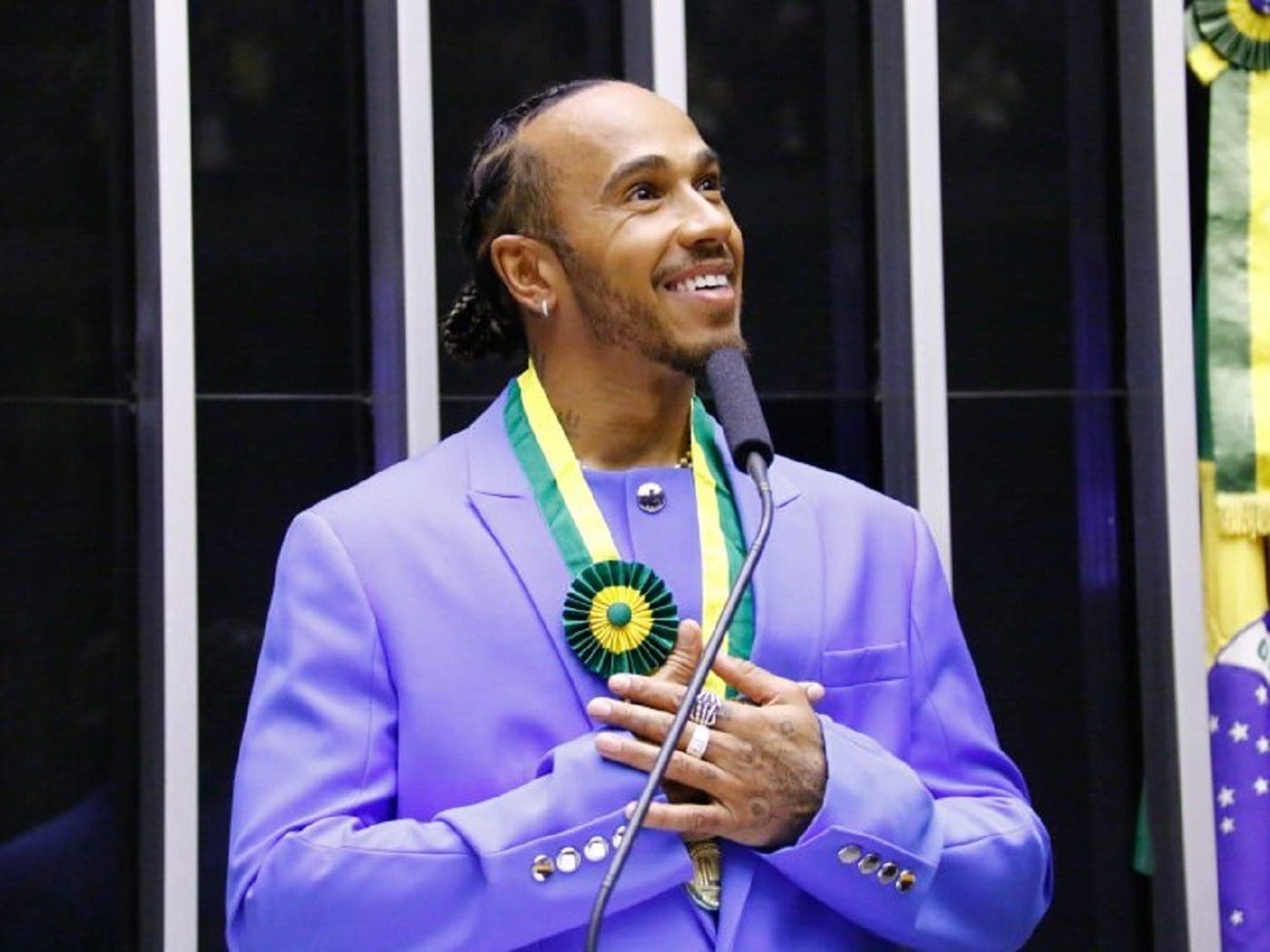 Lewis Hamilton recebeu o título de cidadão honorário brasileiro