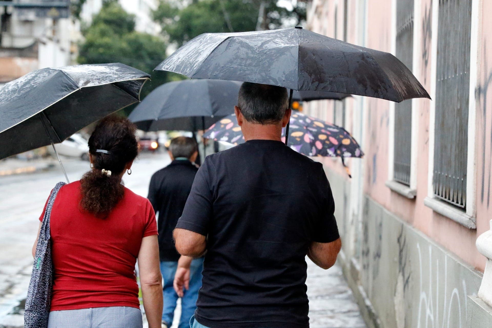 Chuva dá trégua em Manaus, mas se espalha pelo Nordeste