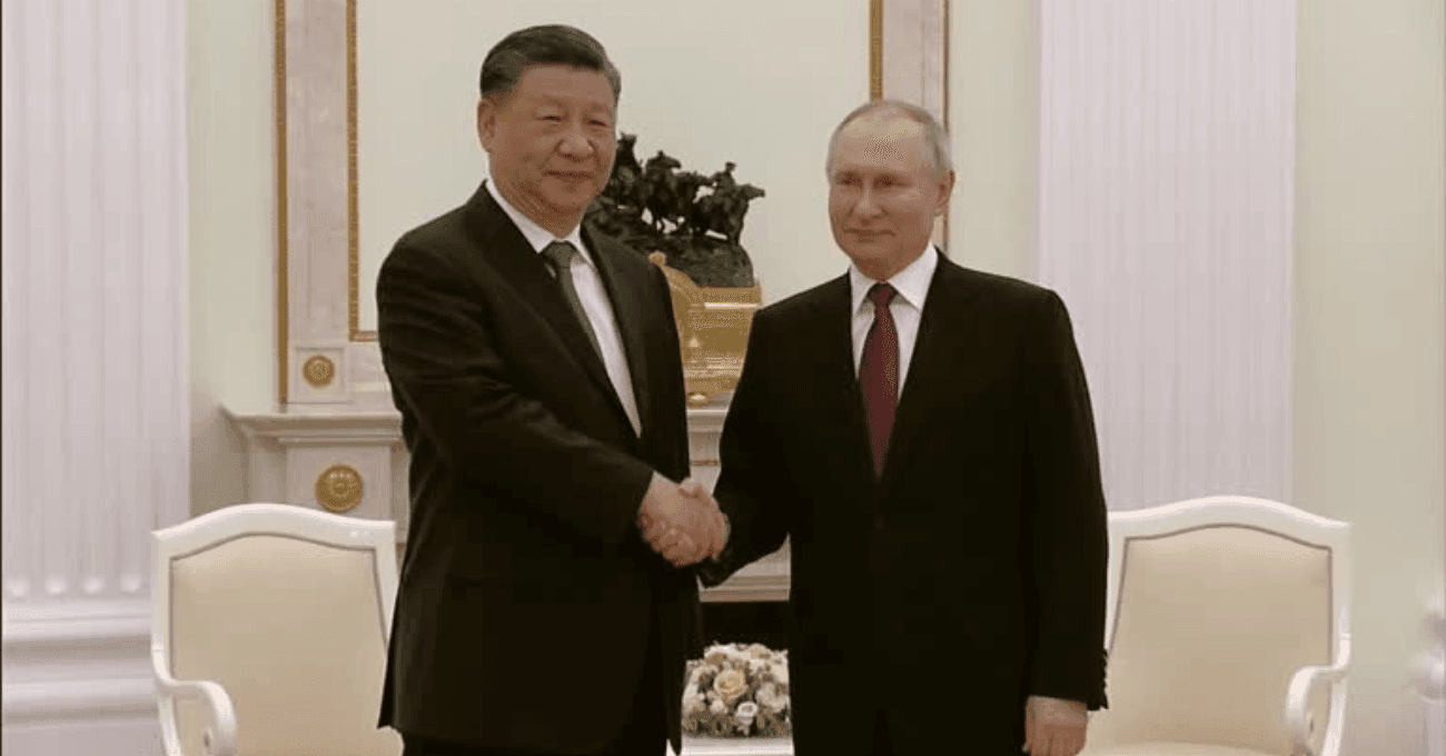 Presidente da China, Xi Jinping, chega à Rússia