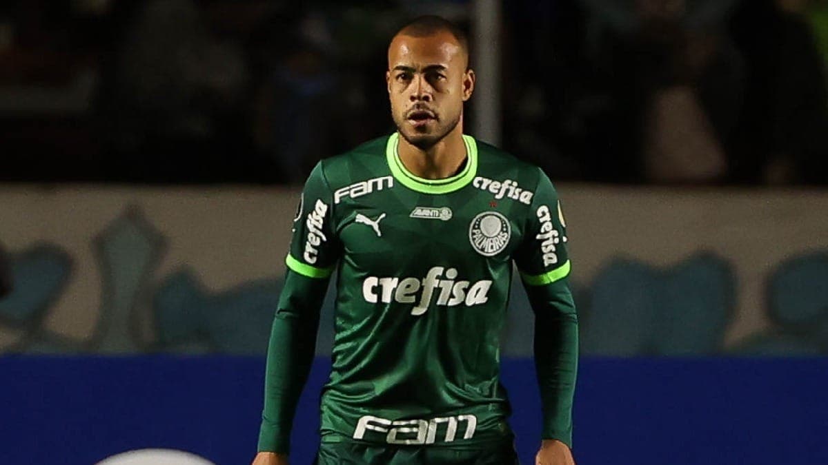 Mayke sofreu entorse no tornozelo na estreia do Palmeiras na Libertadores