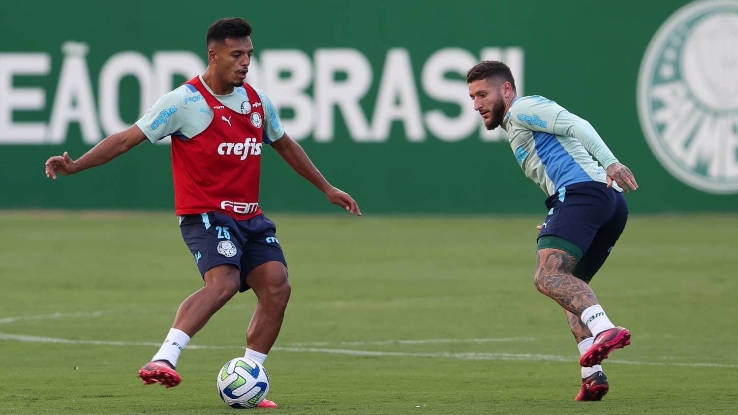 Gabriel Menino e Zé Rafael em treino do Palmeiras