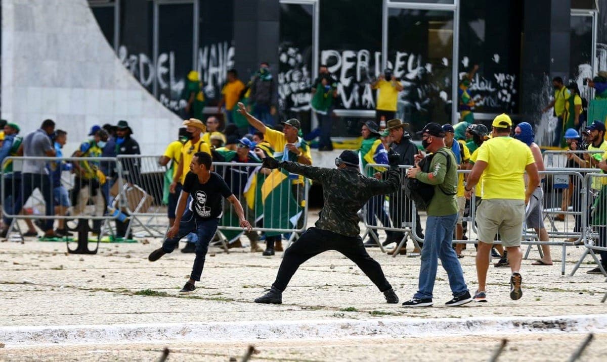 Criminosos invadiram prédios da Praça dos Três Poderes em 8 de janeiro