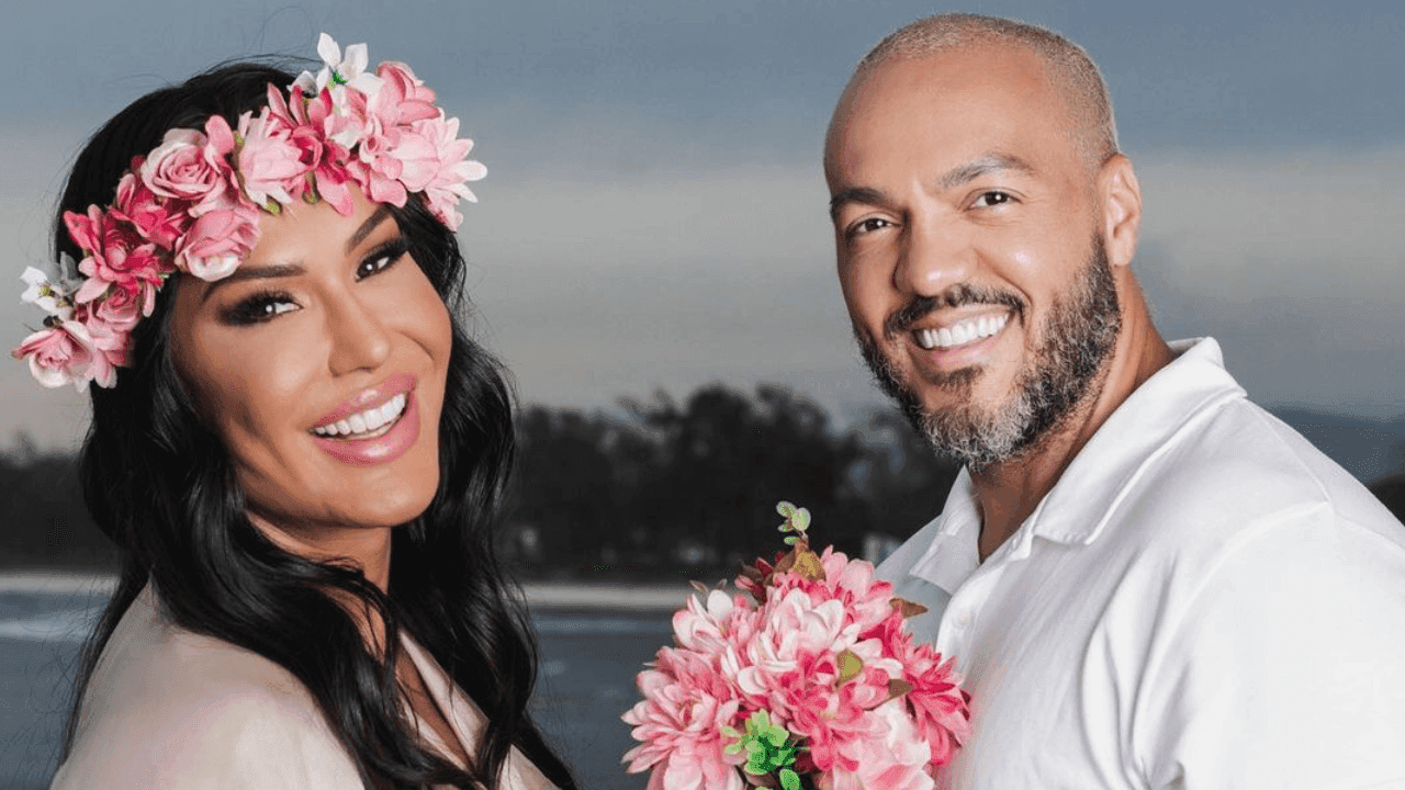Gracyanne surpreende com fãs com presente a Belo
