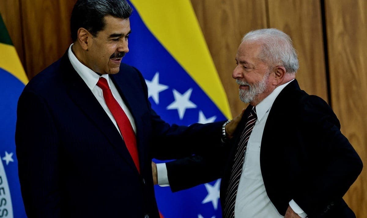 Ao lado de Lula, Nicolás Maduro faz convite a empresários brasileiros