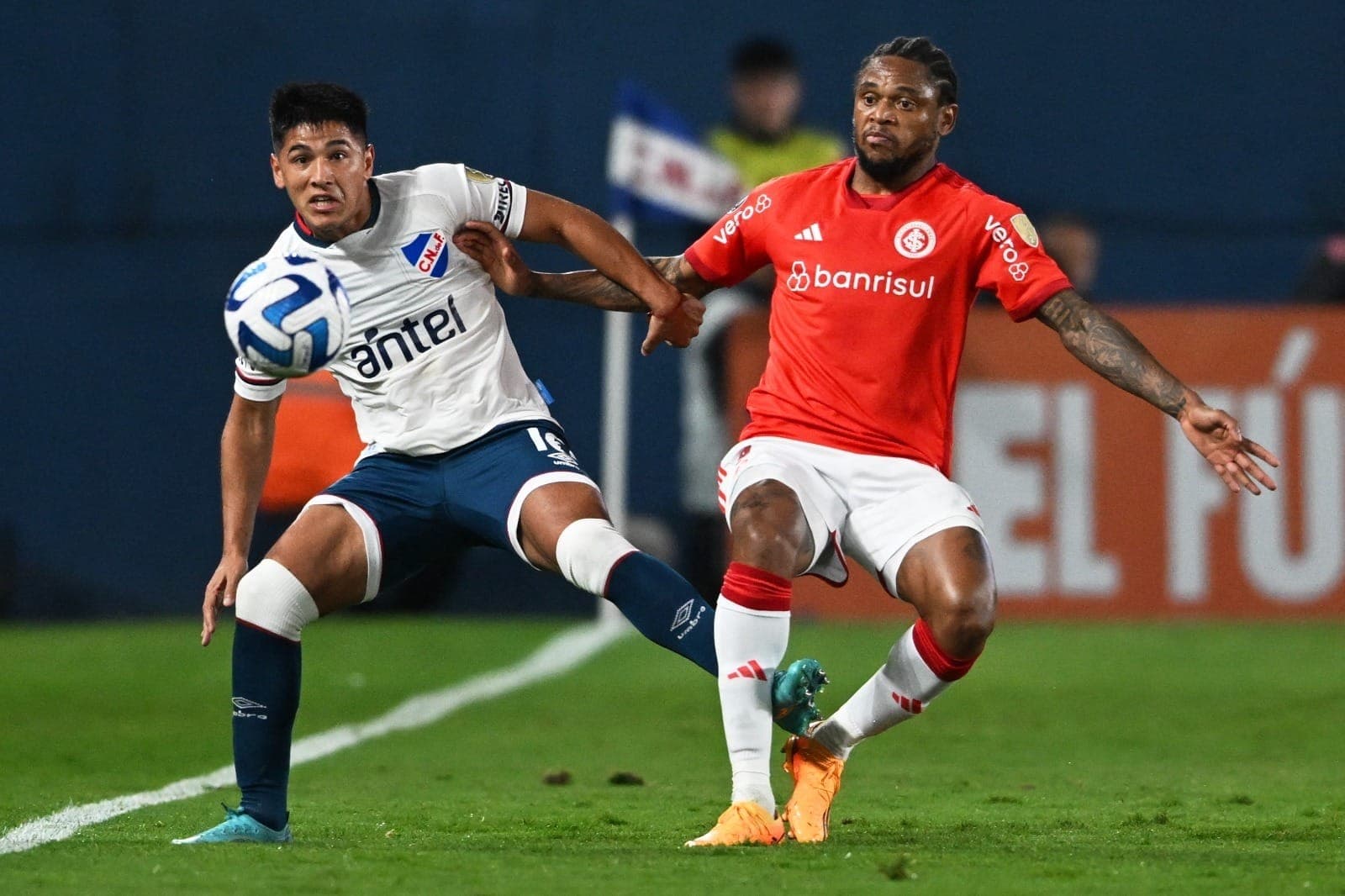 Internacional abre marcador mas leva empate de Nacional, pela Libertadores