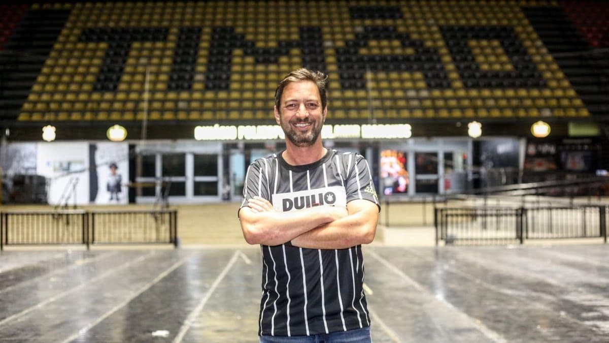Duílio no dia em que foi eleito presidente do Corinthians