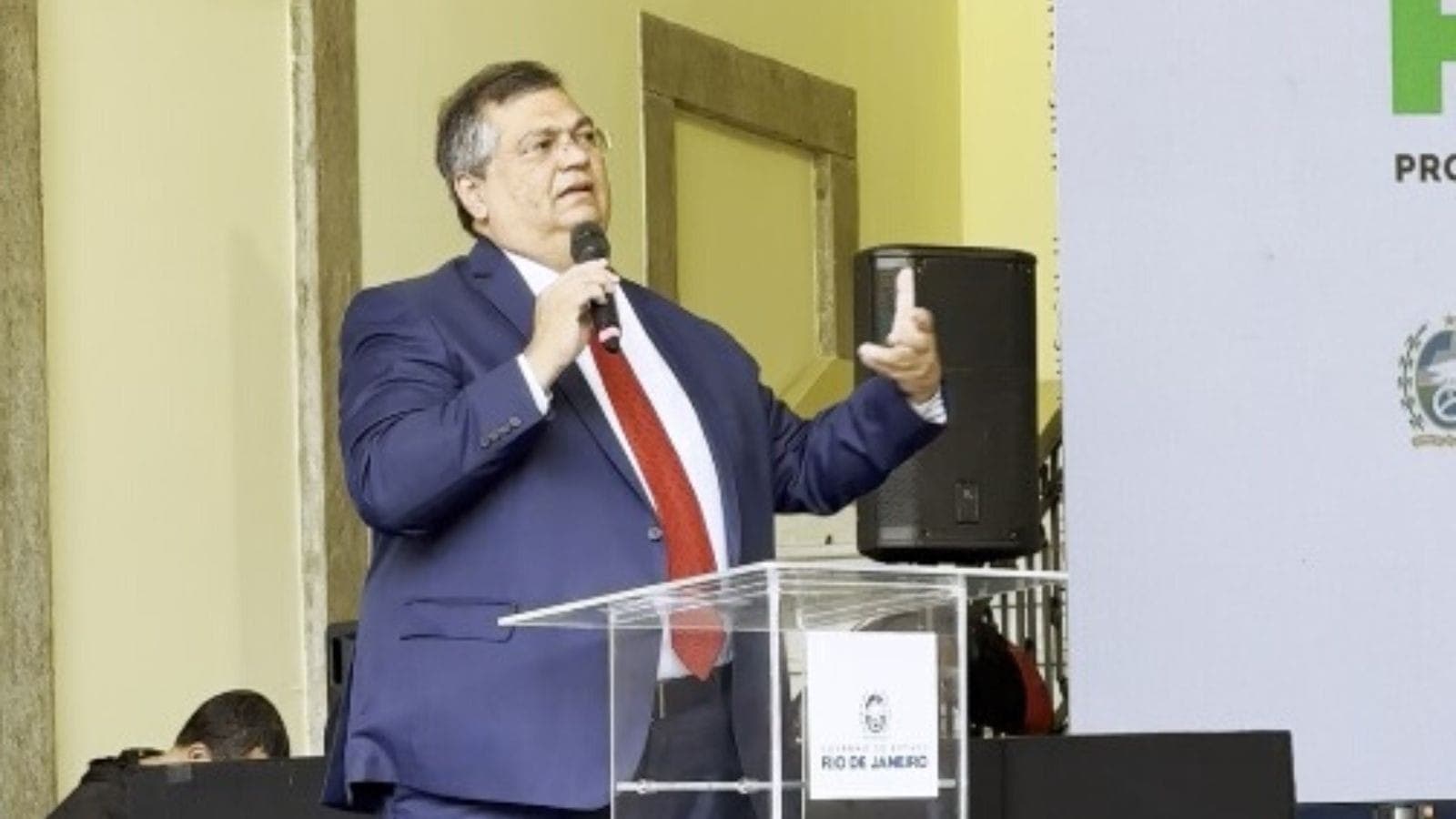 Flávio Dino lamentou o ataque em escola no Paraná