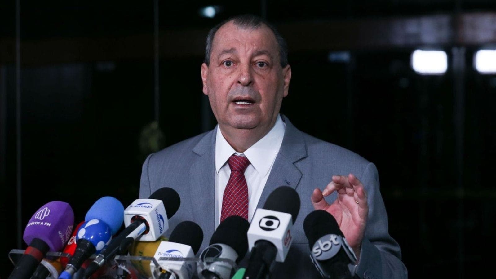 Omar Aziz manterá cálculo da inflação do Arcabouço