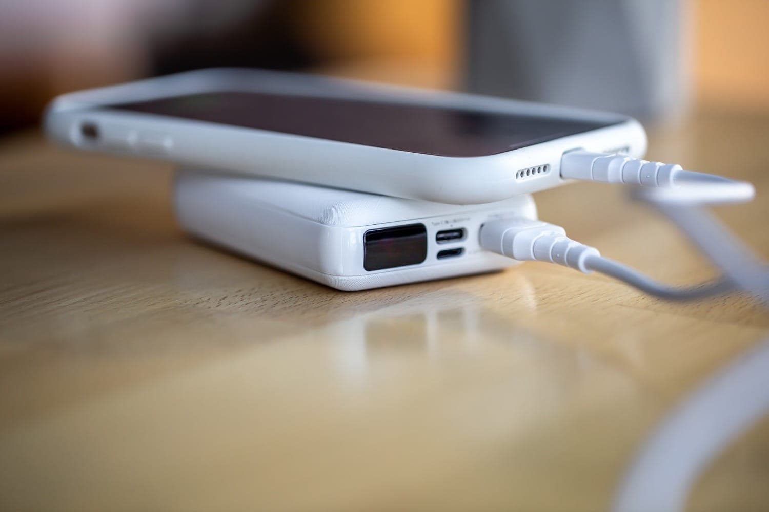 Sempre com bateria: veja ofertas de power bank no Band Shop