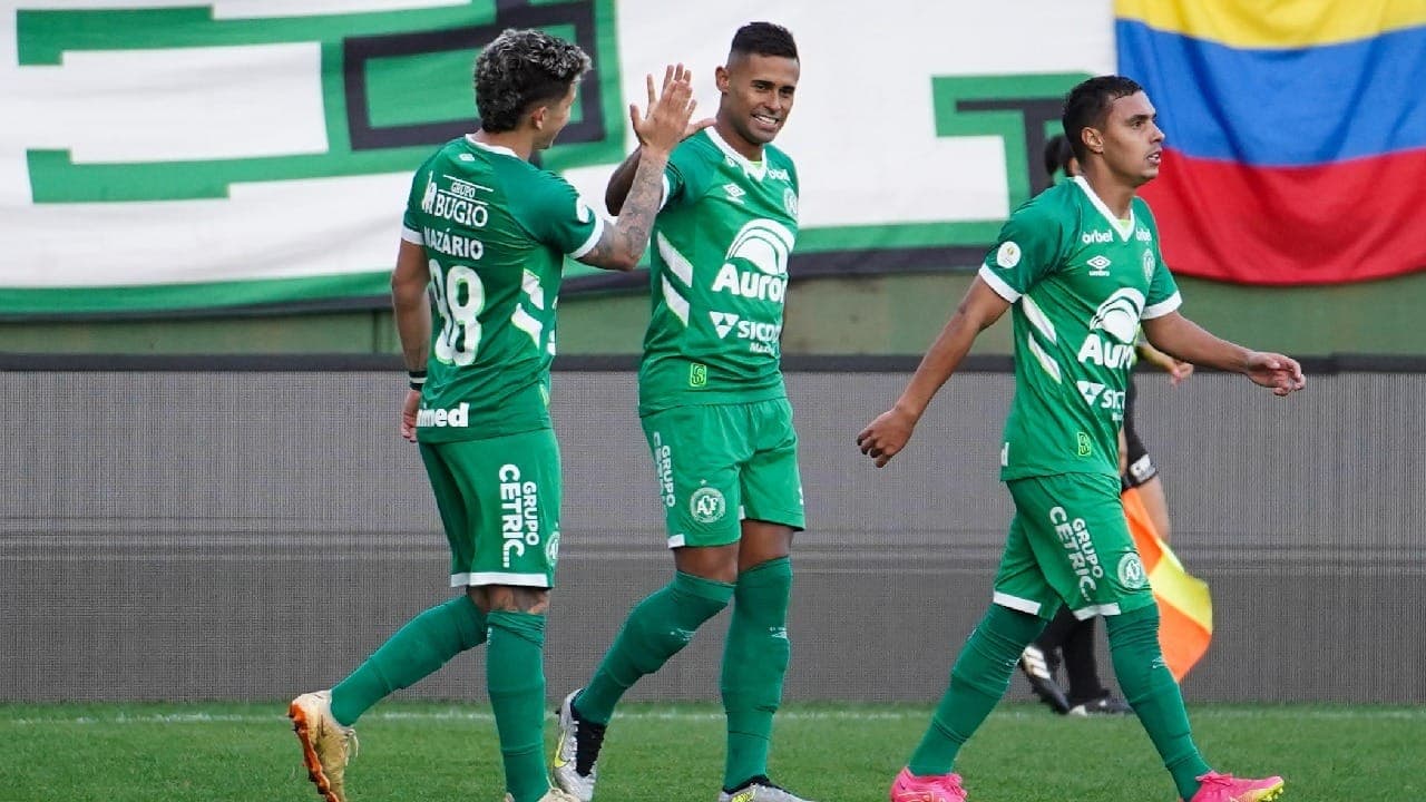Chapecoense encerra jejum de vitórias