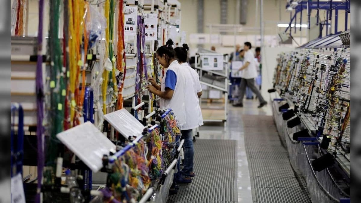 Produção industrial no Brasil cresce 0,3%, segundo IBGE