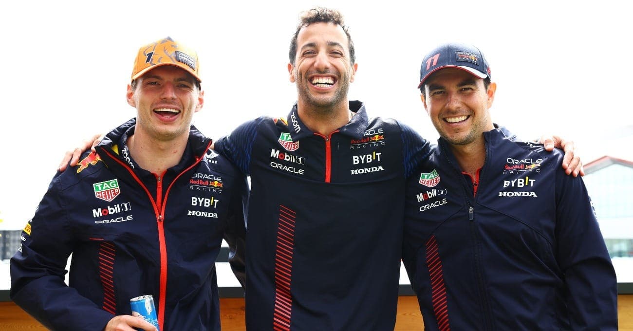 Max Verstappen, Daniel Ricciardo e Sergio Pérez (Red Bull) no GP da Inglaterra 2023