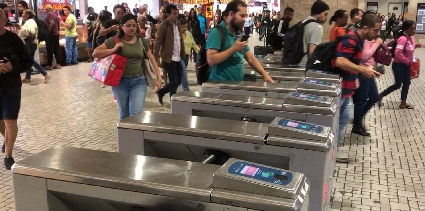 Não é preciso estar conectado à internet para pagar a tarifa de transporte