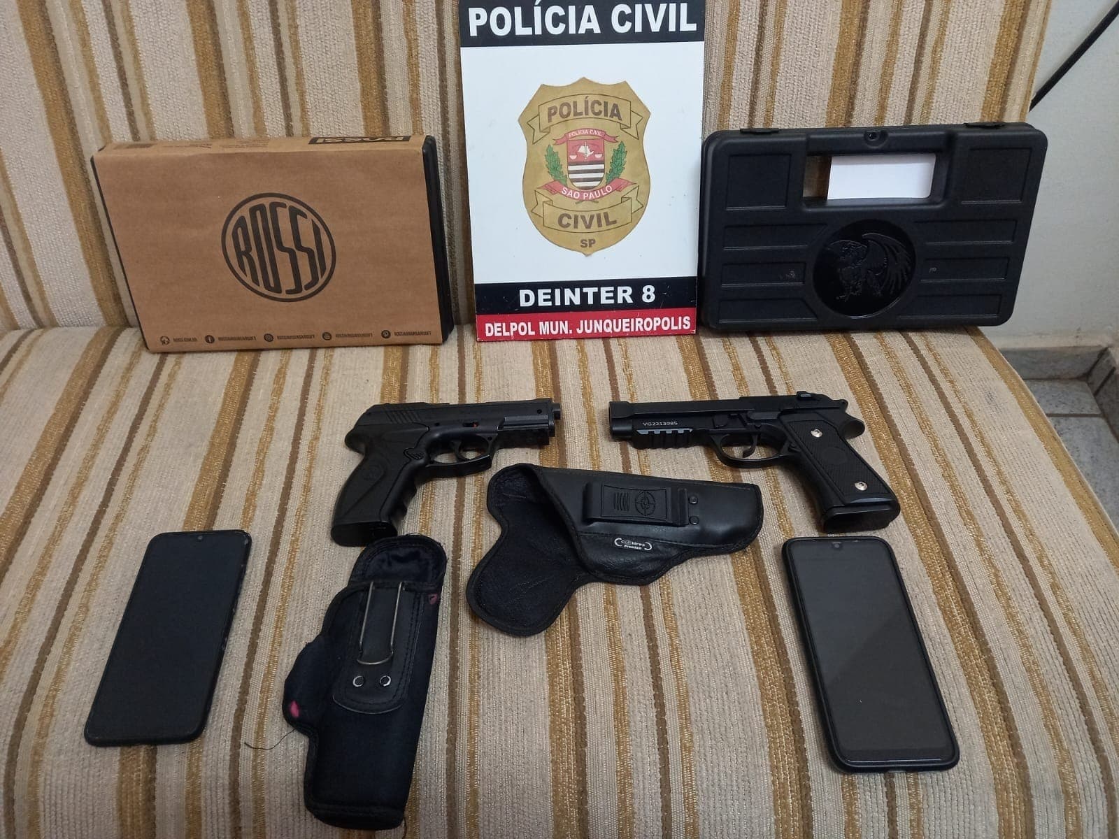 Polícia Civil apreende simulacros de arma em Junqueirópolis