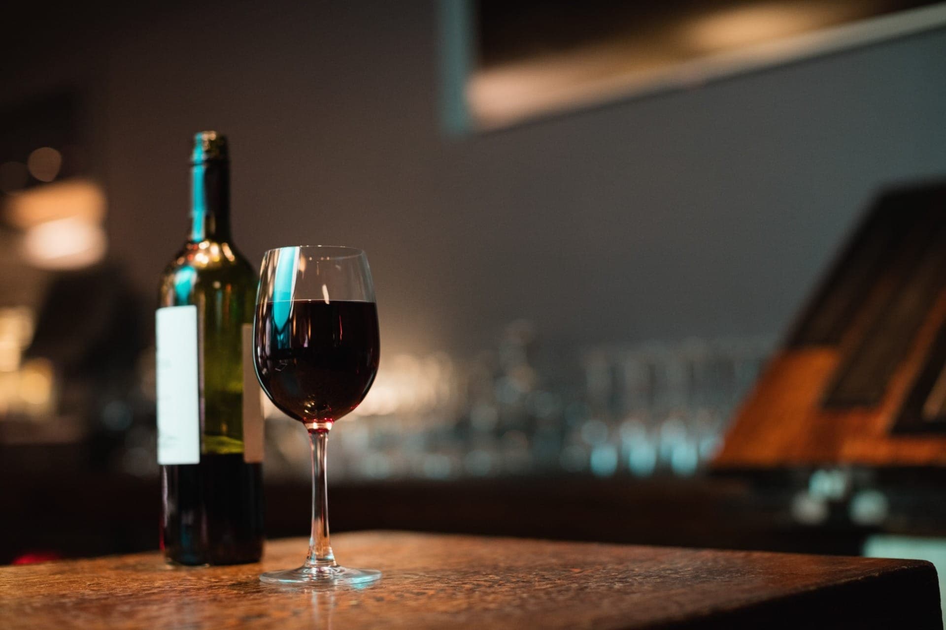 Quanto tempo o vinho dura aberto na geladeira?