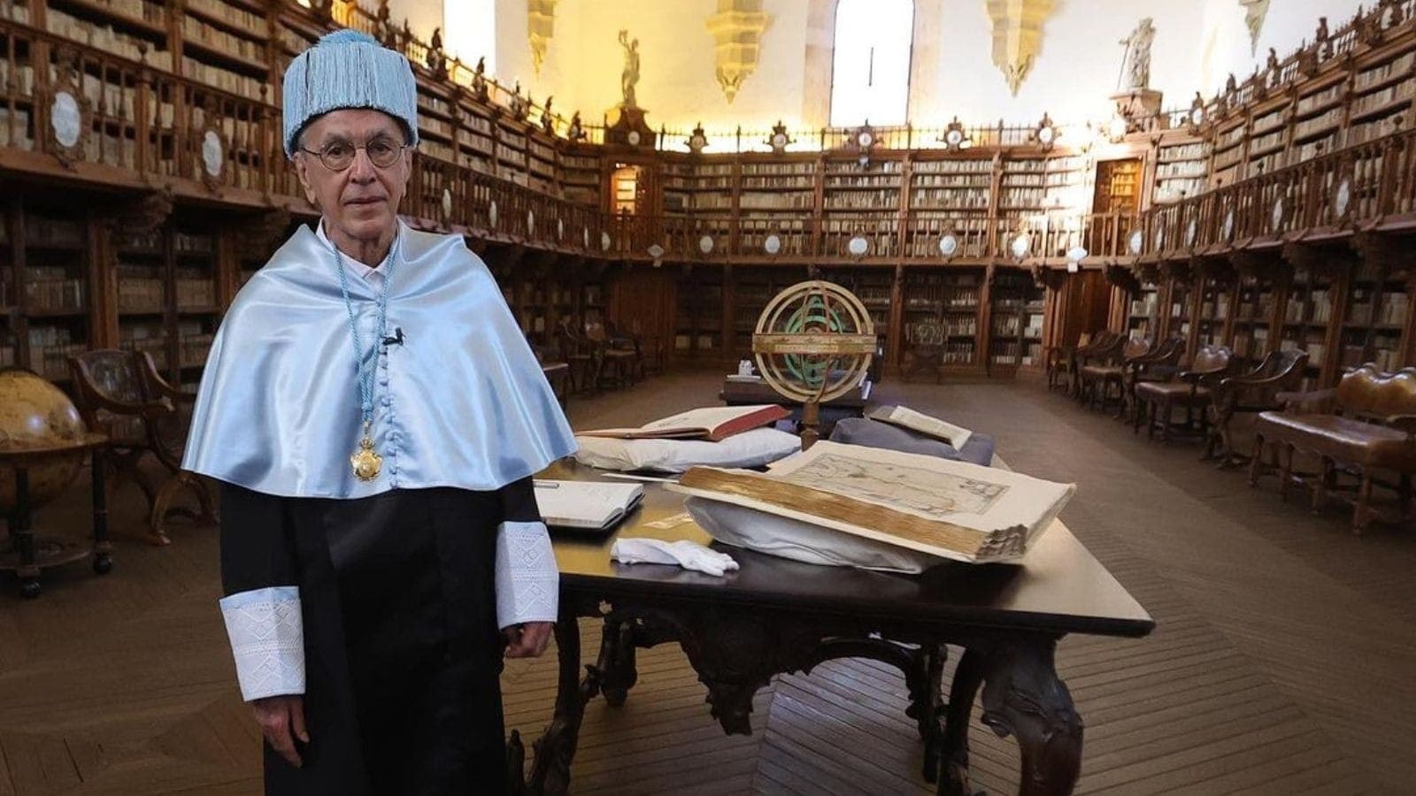 Caetano Veloso recebe título de doutor honoris causa na Espanha