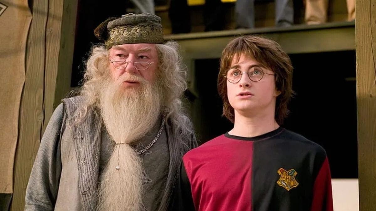 Michael Gambon como Dumbledore e Daniel Radcliffe como Harry Potter