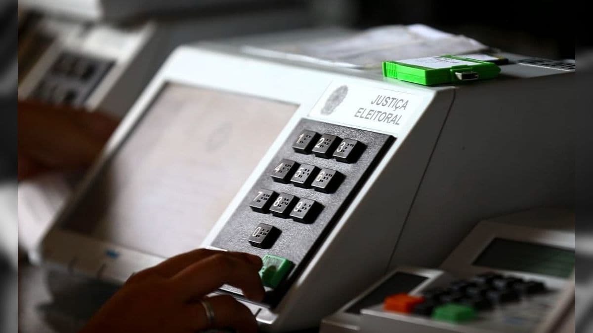 TSE abre código-fonte das urnas eletrônicas para eleição de 2024
