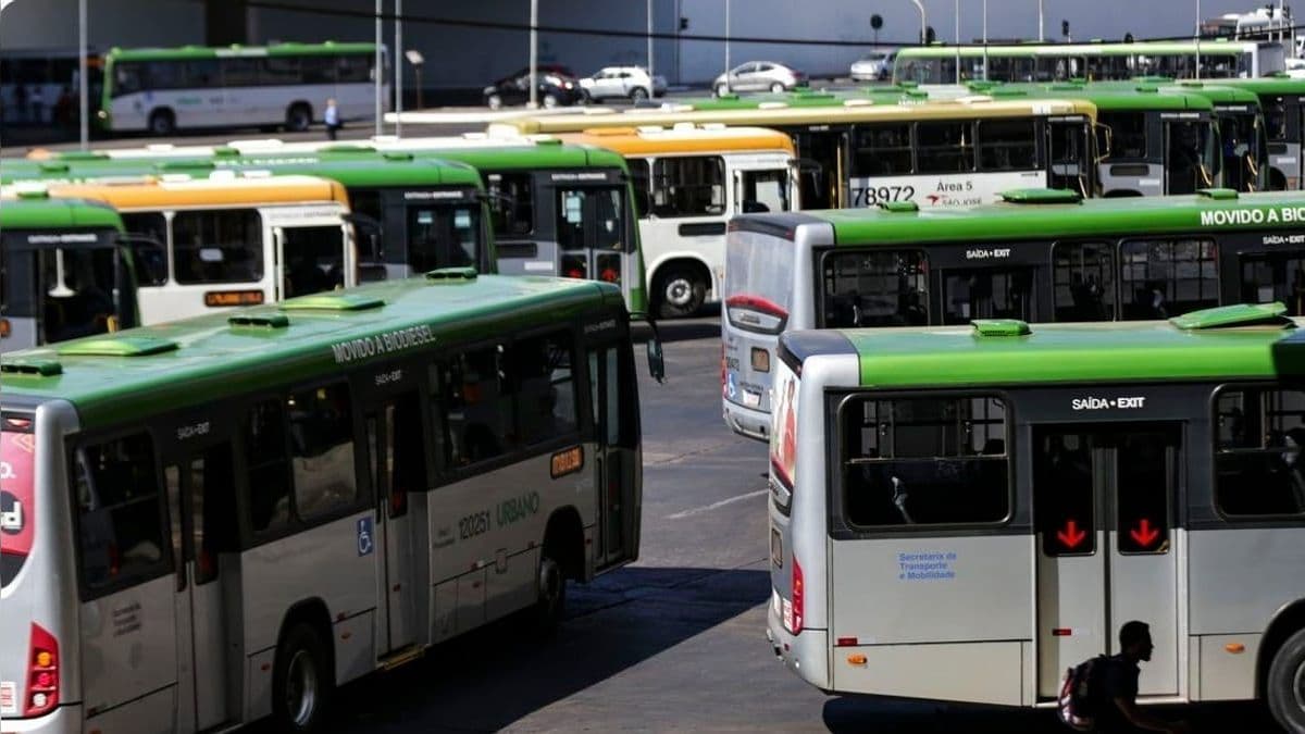 Volume de serviços prestados no país cai 0,9% em agosto