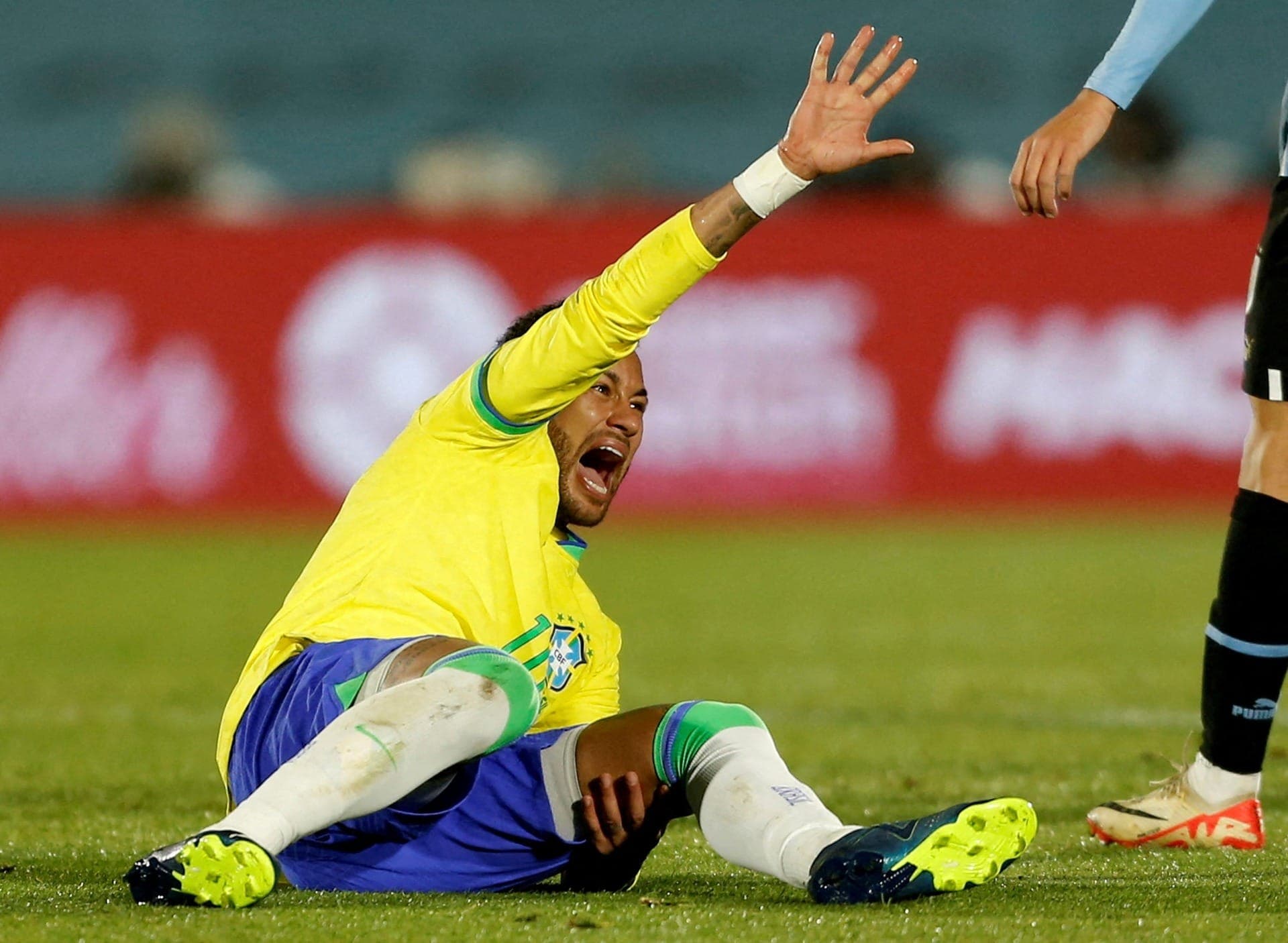 Entenda qual é o prazo de recuperação de Neymar após a lesão no joelho