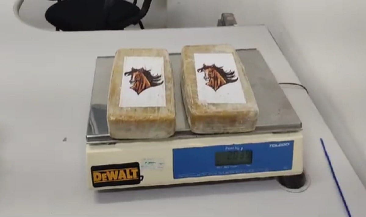 Suposta fã do RBD é presa com 2 kg de crack