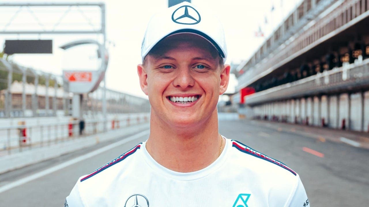 Em 2024, alemão foi reserva da Mercedes na F1 e titular da Alpine no WEC