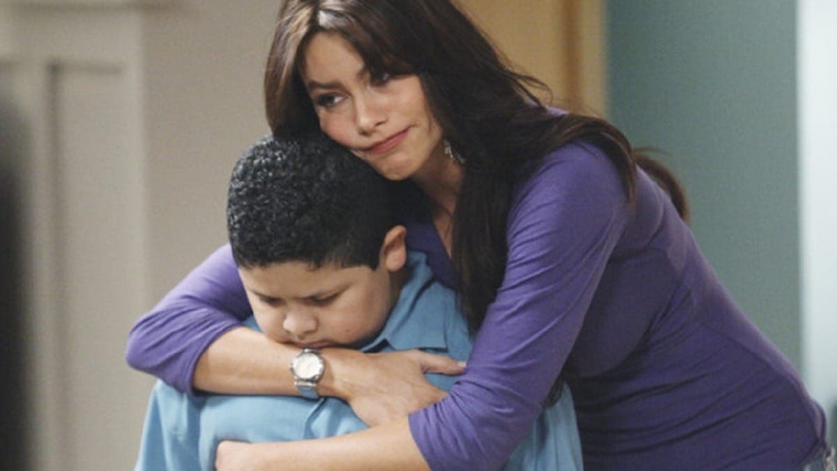 Glória é a mãe do Manny na série Modern Family