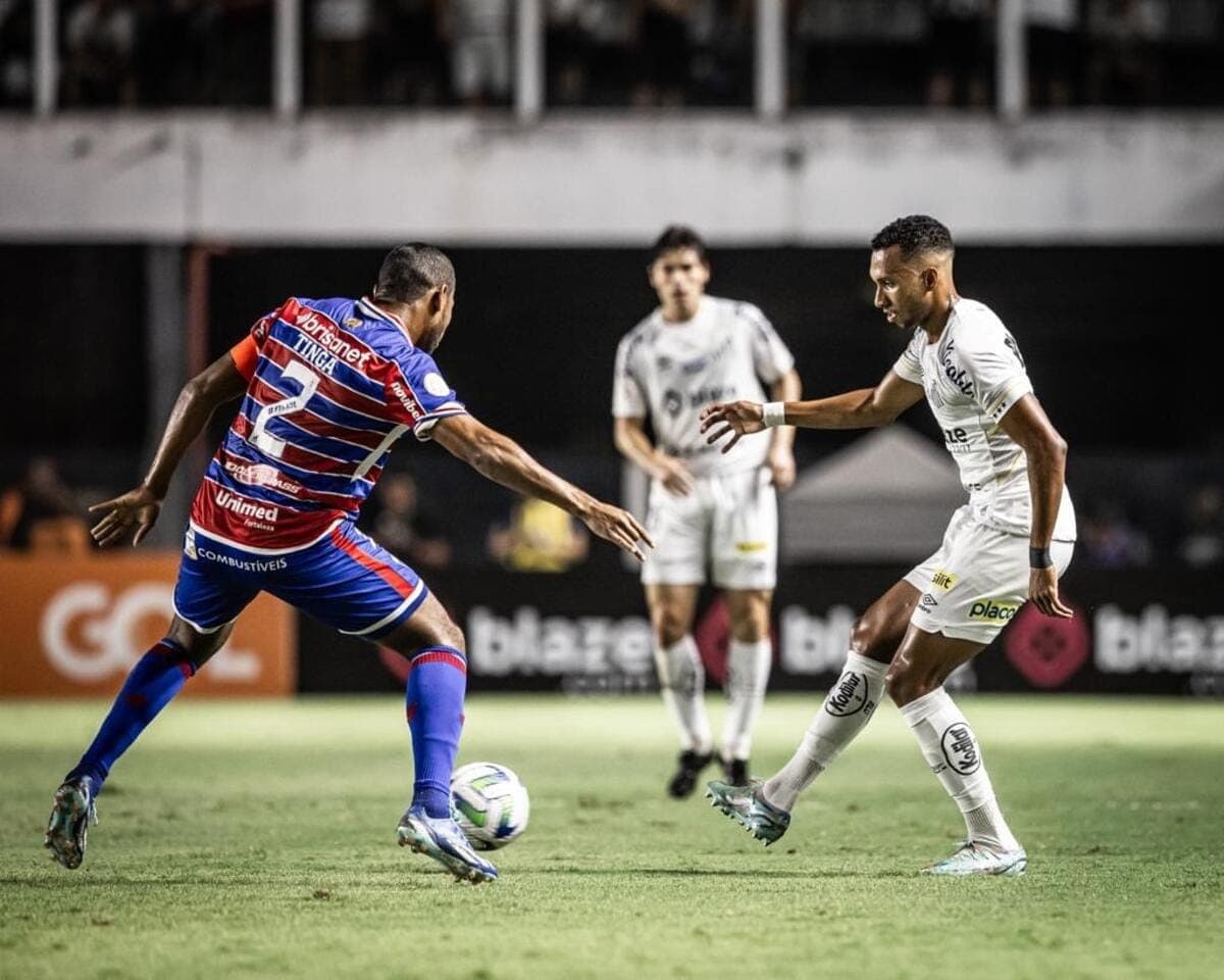Santos em jogo contra o Fortaleza