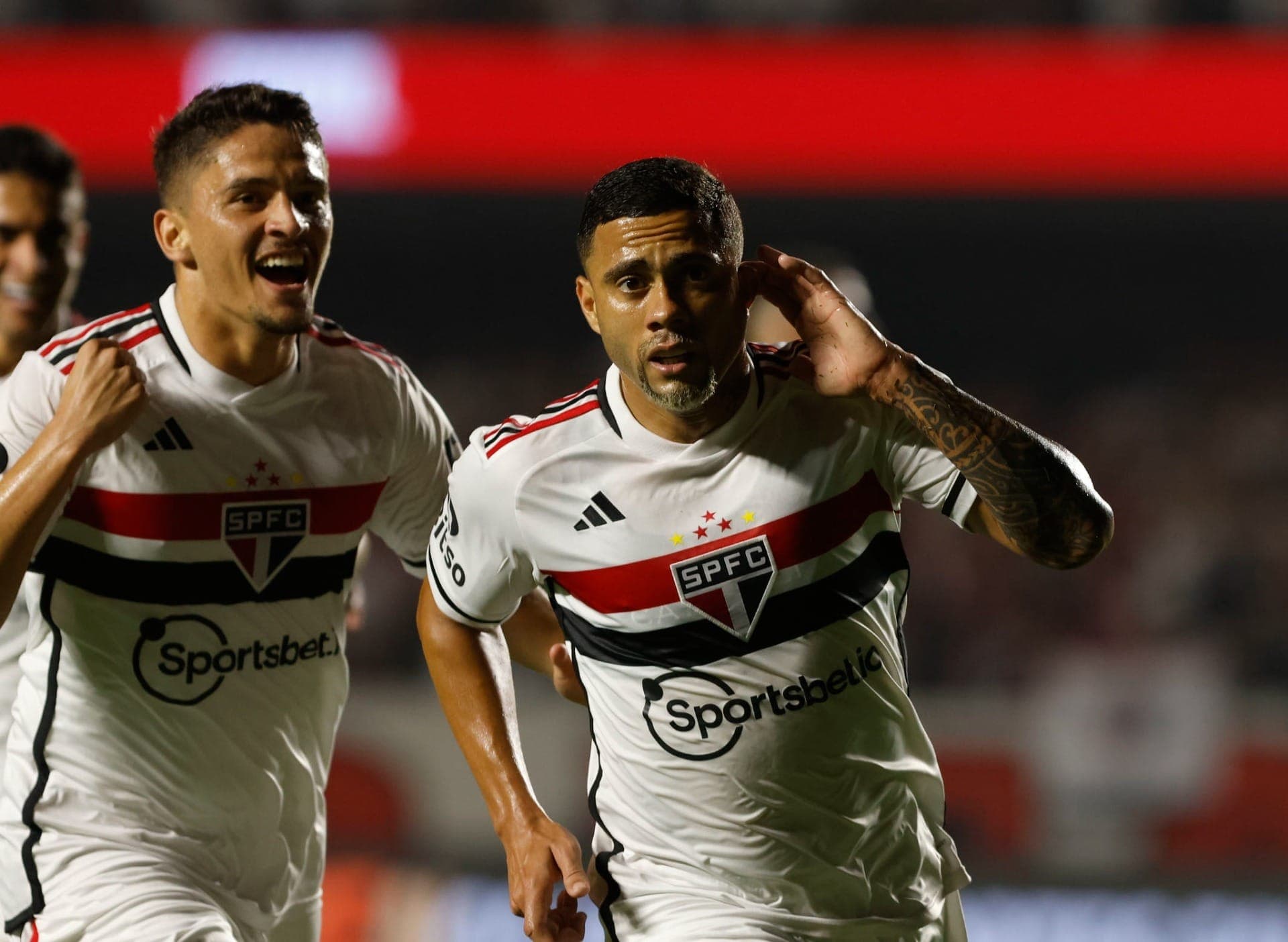 Wellington Rato deve ir para o Vitória